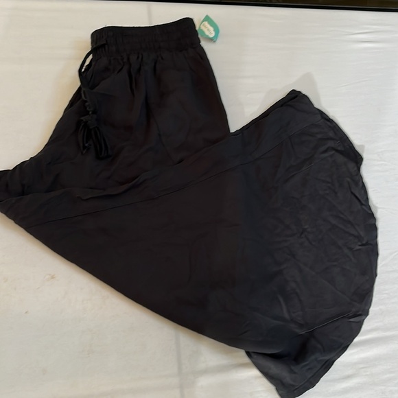 Maurices size X-Small black cropped wide leg high slit pants 100% cotton NWT - Picture 3 of 16